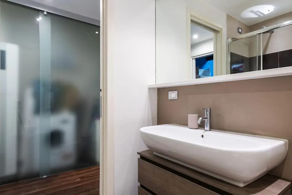 Apartment Umbria126 Loft In Zona Dateo Milan